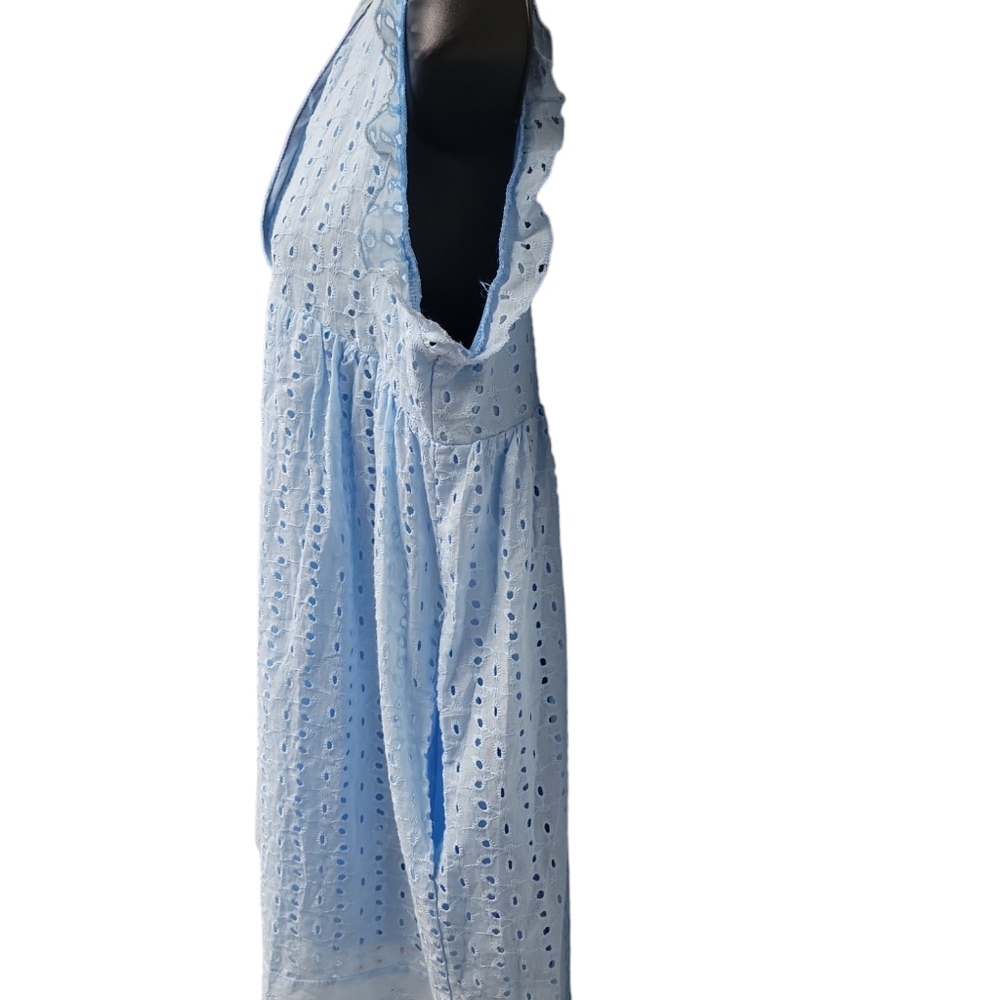 Cute, flowy dress with built-in shorts and pockets! Size Large - Picture 3 of 10